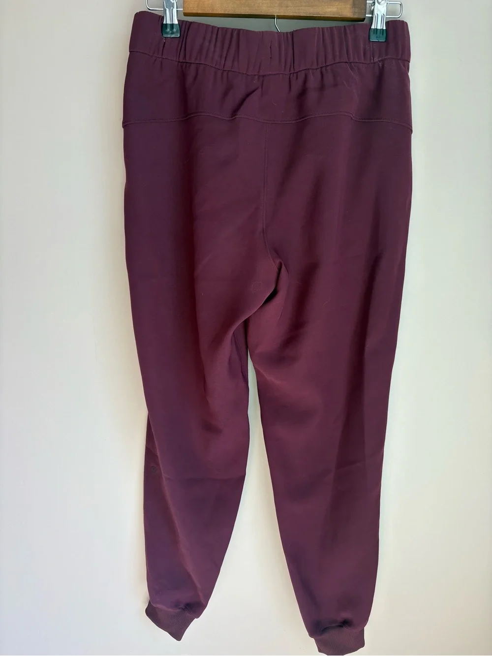 Lululemon Women’s Joggers Maroon Size 6 - Picture 7 of 8